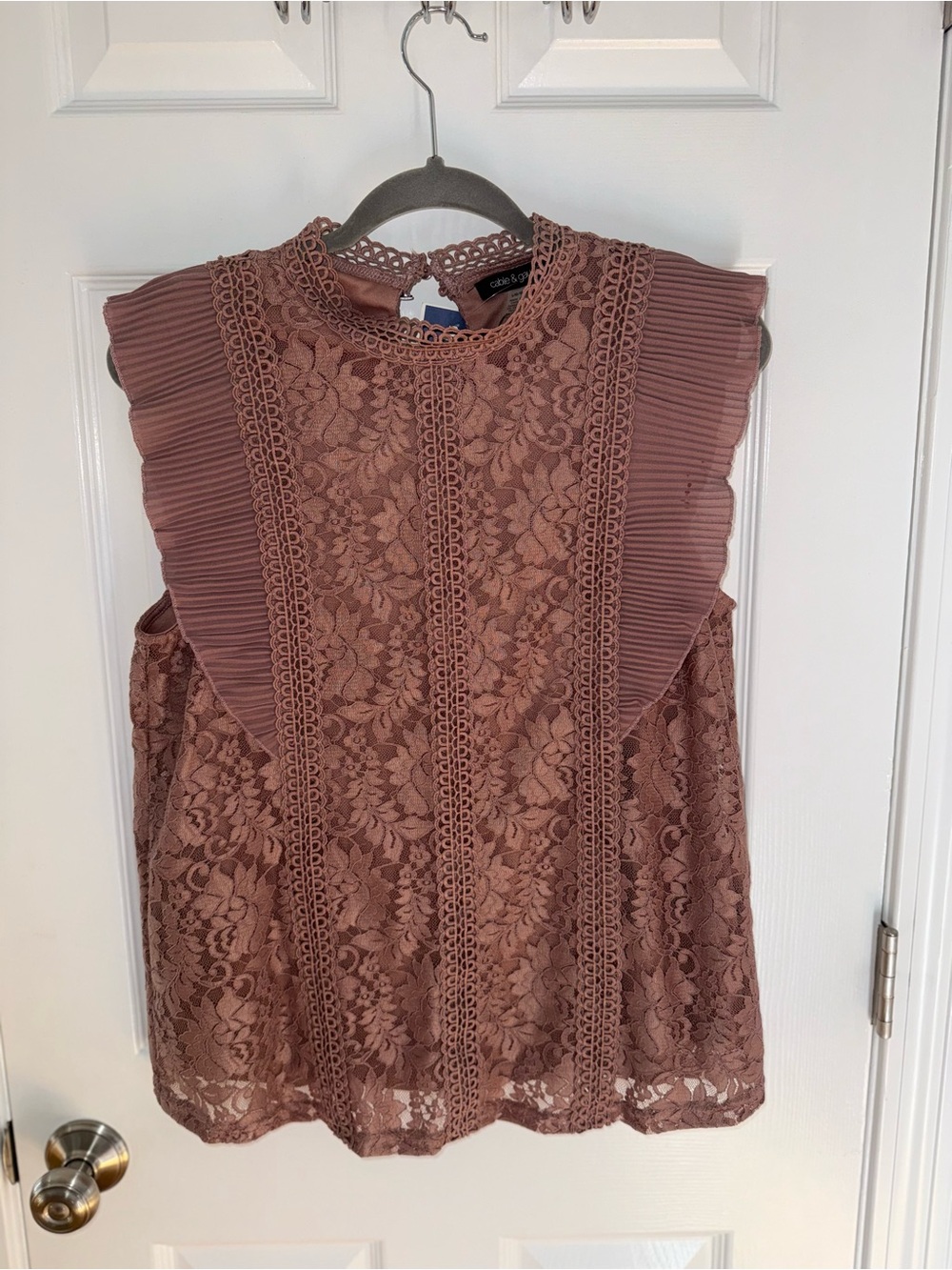Cable & Gauge Dusty Rose Lace Ruffle Sleeveless Top